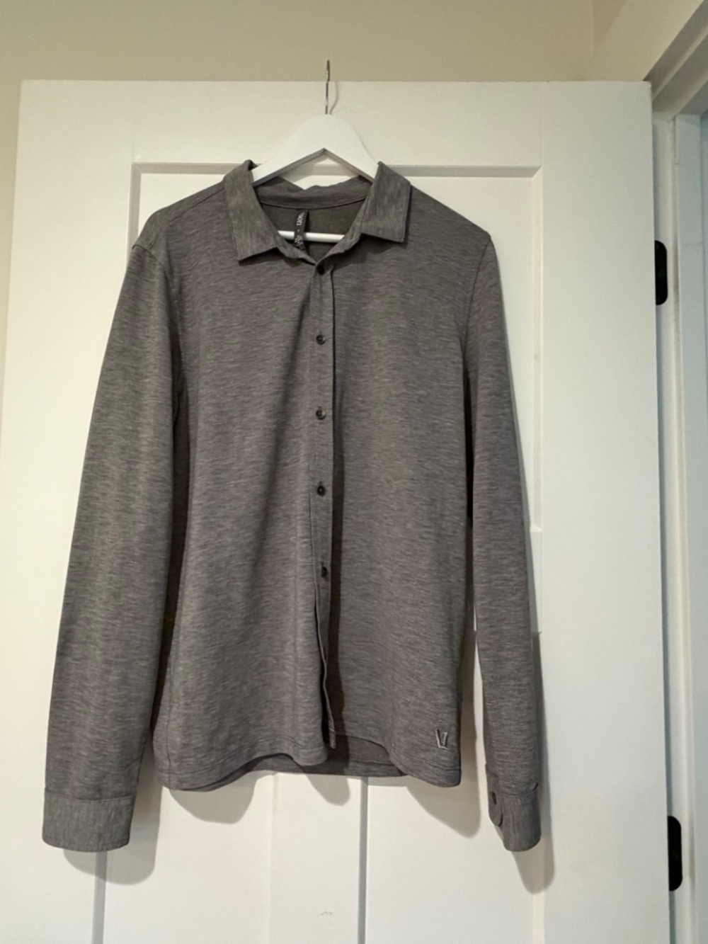Vuori Shirt Mens Gray Long Sleeve Button Down SHIRT MEDIUM M